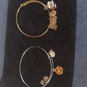 𝅺alex and Ani bracelets